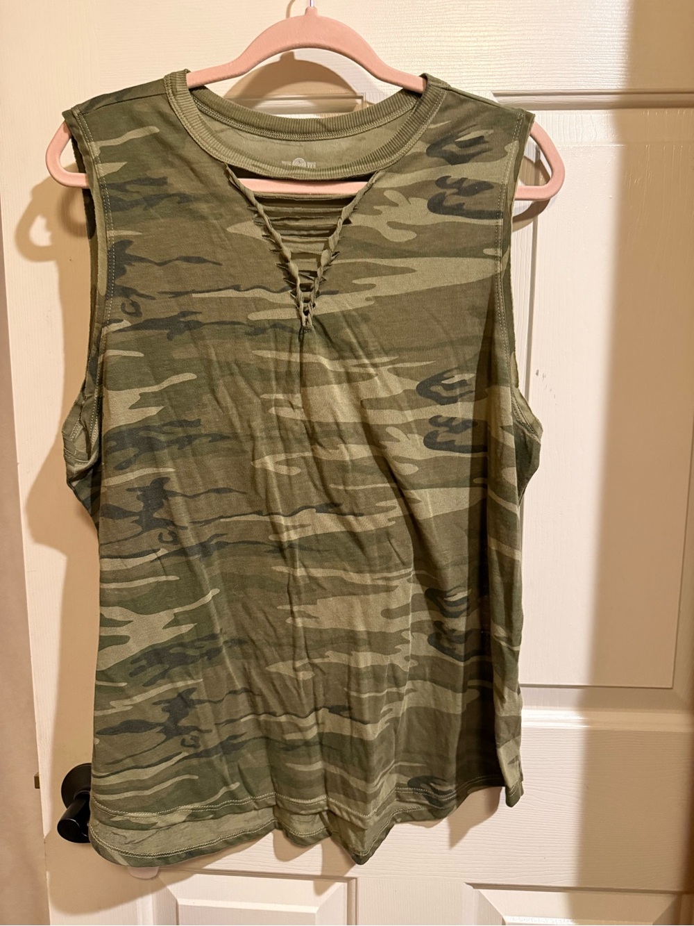 SO Camouflage Lace-Up V-Neck Sleeveless Tank - Olive